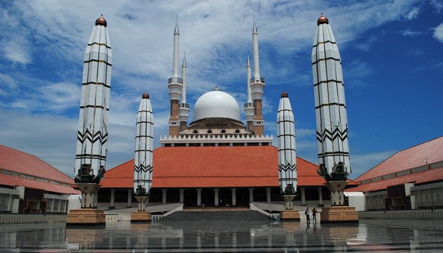 Wisata Religi Keindahan Masjid Agung Semarang