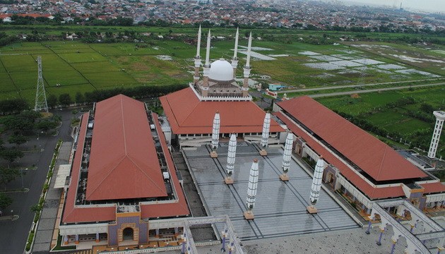 Wisata Religi Keindahan Masjid Agung Semarang