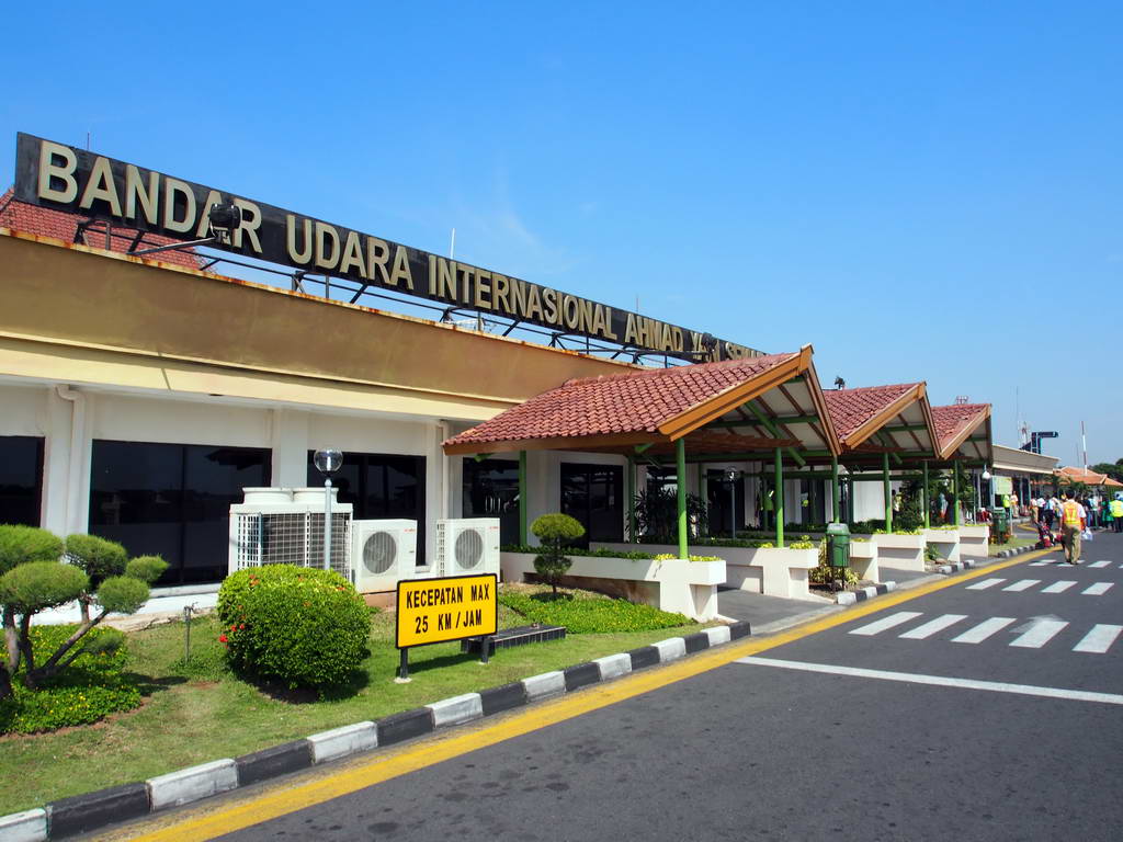 Jemput Penumpang Bandara Ahmad Yani Semarang Ke Solo Surakarta