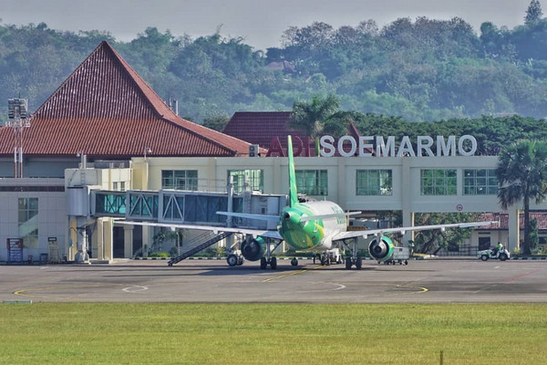 Jemput Penumpang Bandara Adi Soemarmo Solo Ke Ngawi