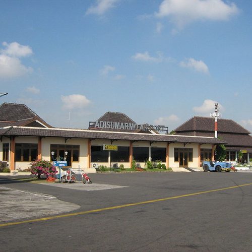 Jemput Penumpang Bandara Adi Sumarno Solo Ke Batang