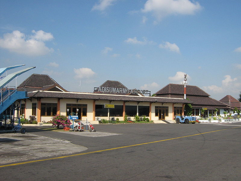 Jemput Penumpang Bandara Adi Sumarno Solo Ke Batang