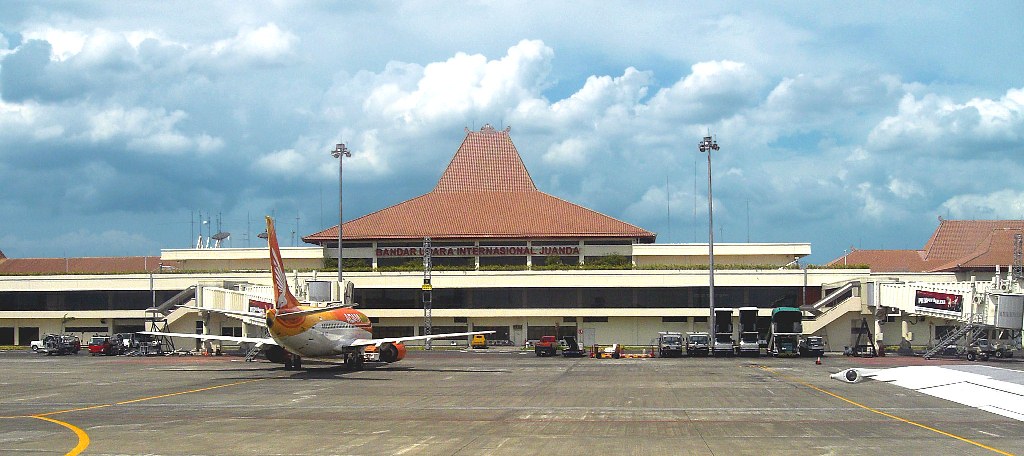 Jemput Penumpang Bandara Juanda Surabaya Ke Lamongan