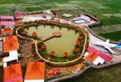 Keindahan Pemandangan Danau Resto Yang Berbentuk Love Keindahan Pemandangan Danau Resto Yang Berbentuk Love