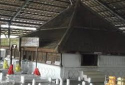 Wisata Religi Populer Makam Sunan Drajat Lamongan Wisata Religi Populer Makam Sunan Drajat Lamongan